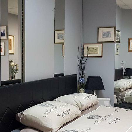 Charming Design Apartment In The Heart Of 레이든 외부 사진